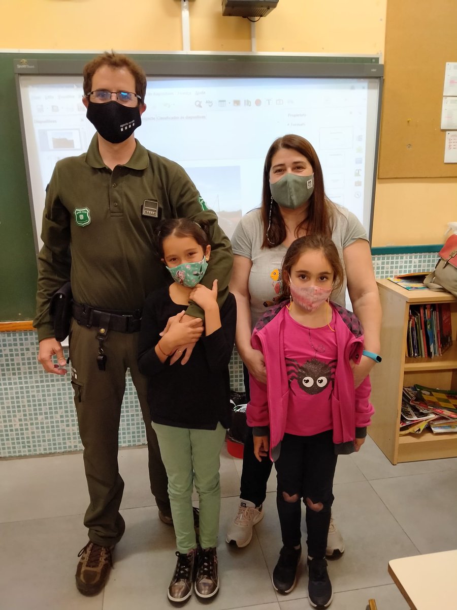 epiasabadell's tweet photo. Hem après molt però encara ens queda molt per descobrir. Anirem descobrint més coses al llarg del trimestre.
Gràcies, Biel i Cristina
#2NPRIPIASABADELL
#ESCOLAPIASABADELL https://t.co/CXPTL7DvTX