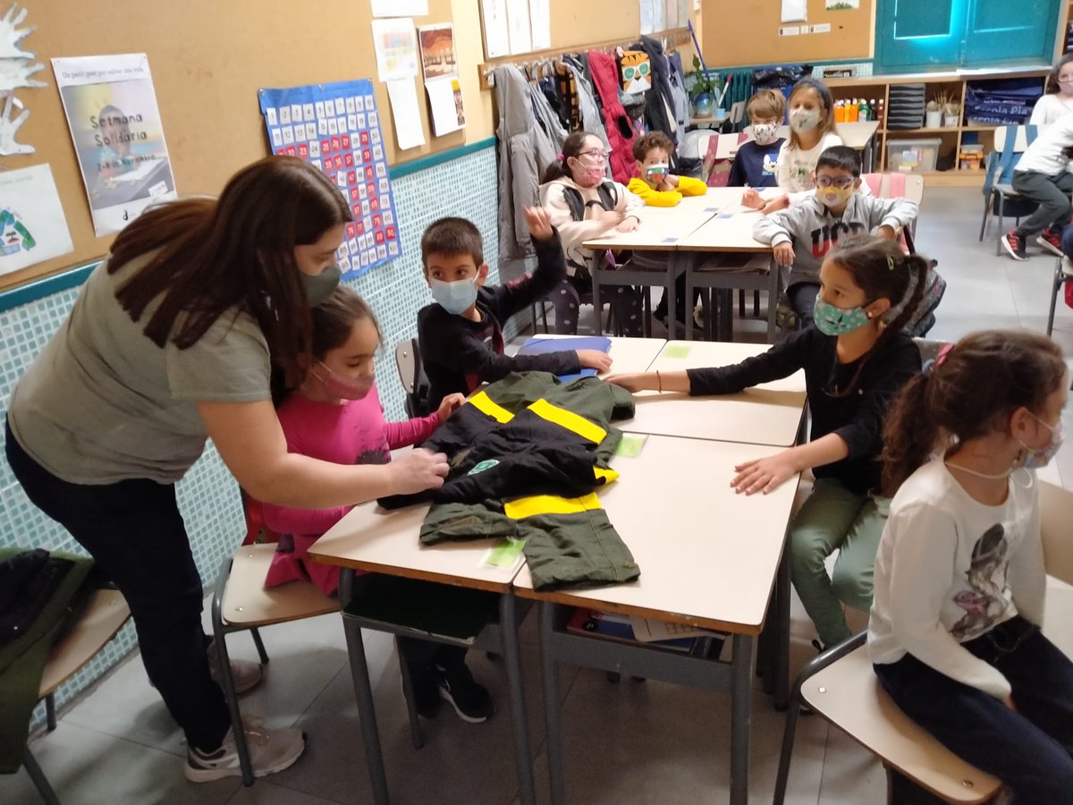 epiasabadell's tweet photo. Hem après molt però encara ens queda molt per descobrir. Anirem descobrint més coses al llarg del trimestre.
Gràcies, Biel i Cristina
#2NPRIPIASABADELL
#ESCOLAPIASABADELL https://t.co/CXPTL7DvTX