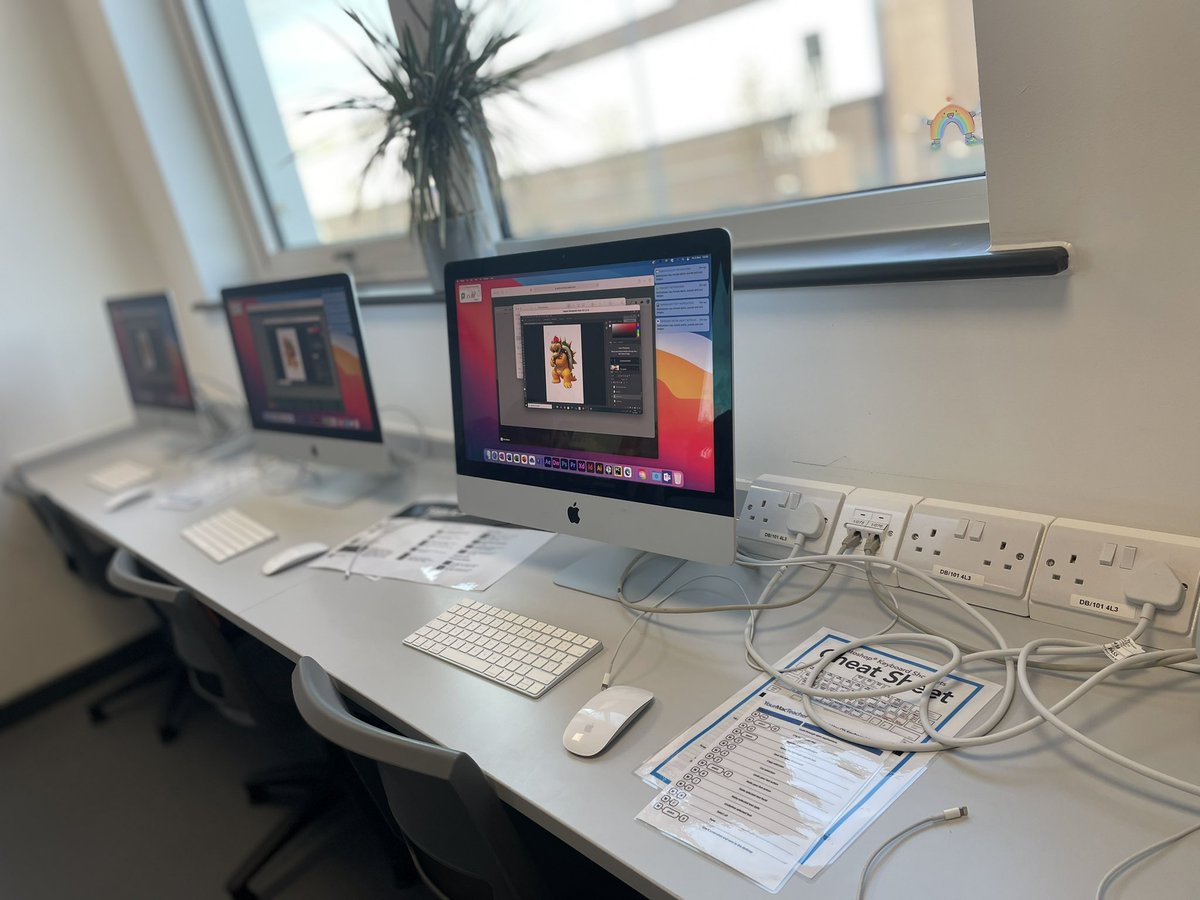 vicmallen's tweet image. It’s Post 16 Taster day @doncaster_utc for @Hungerhill Y11 students and we are getting Technical! #sixthform #practicalwork #wearedoncastrutc