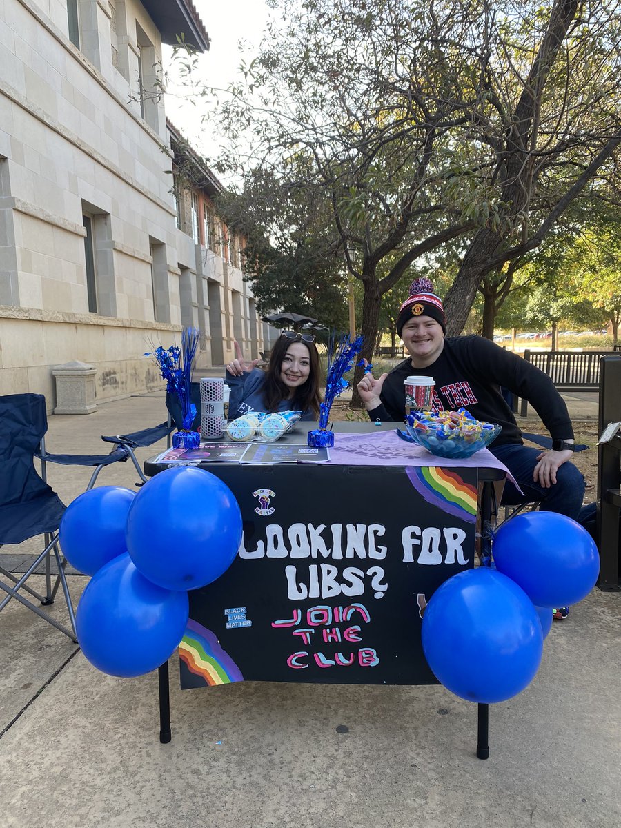 TechDemocrats's tweet image. Thank you to everyone who came and talked to us outside the SUB today! We’re so looking forward to holding in person meetings + events next semester! Wreck ‘em 💙