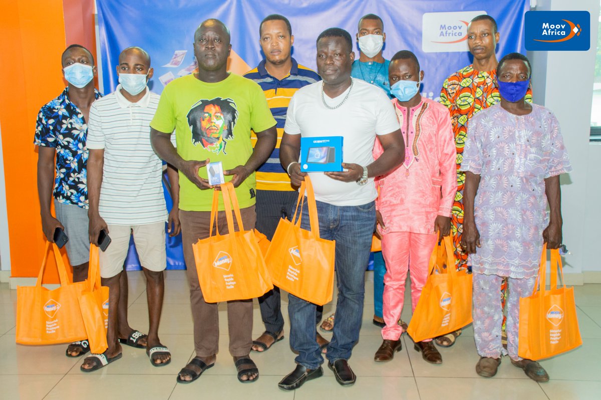 MoovAfricaBenin's tweet photo. Encore des gagnants pour le quatrième tirage du Quiz SMS. 

Vous aussi, tentez votre chance, envoyez Moov au 7002, répondez aux questions et soyez le prochain gagnant.

#MoovAfrica #UnMondeNouveauVousAppelle #QuizSMS https://t.co/MUPbcjdjuh