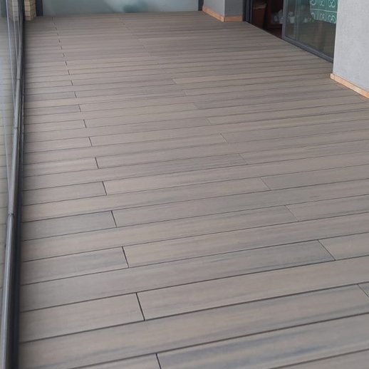 pavimentus's tweet photo. Nueva instalación de tarima encapsulada Paviproof

#instalacion #diseño #construccion #arquitectura #terraza #jardin #tarima #madera #maderasintetica #Barcelona https://t.co/QYdvqhNkpO
