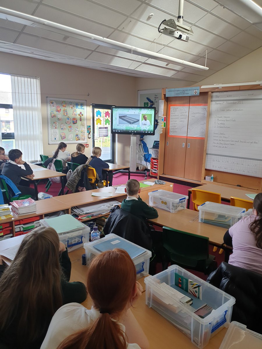 StPaulsHam's tweet photo. Room 6 have enjoyed learning about the work that goes on in Antarctica with a live event from the Glaagow Science Centre! @BAS_News @gsc1 @COP26 @AnneJessimer @EducationSLC @SLCDirectorofEd https://t.co/rLEoa7OLfw