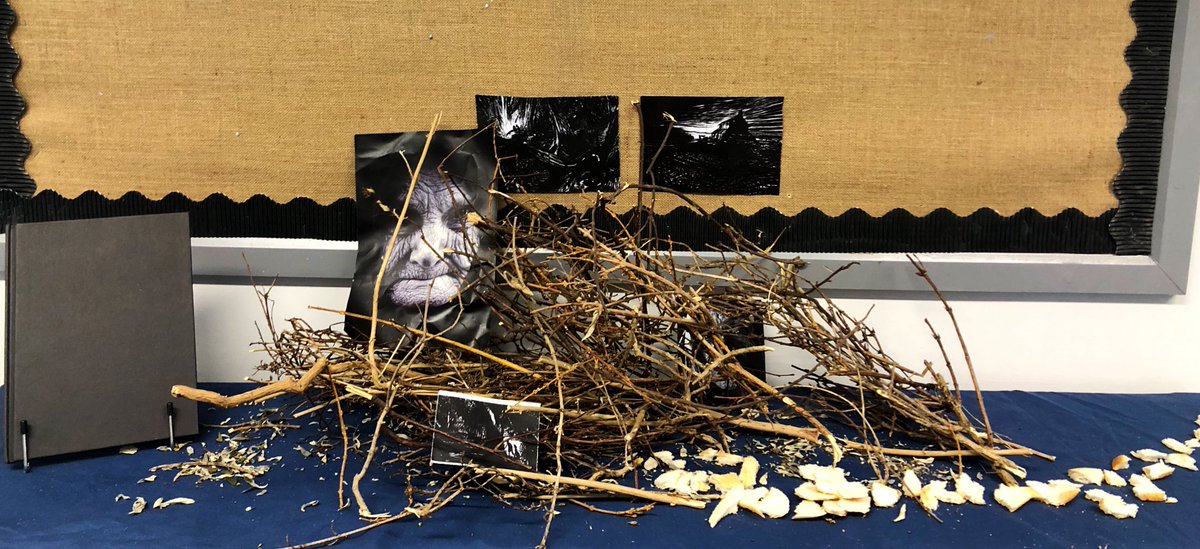 C6Pleasant's tweet photo. There was a lingering sweet scent of gingerbread in the classroom this week as we found some clues. The class where intrigued and said they found the smell quite alluring....I wonder next English book could be about? @PleasantStPrim @pleasantstwrite @LiteracyCounts1 https://t.co/KD7vjGPB0R