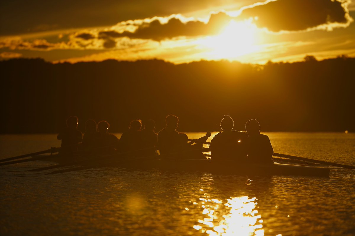 KellenbergCrew's tweet photo. If you want to go fast, do it alone. If you want to go far, go together. ππOur boys are getting a few last rows in for the season. #kellenbergcrew #rowing #longislandrowing https://t.co/p8HfwMopok