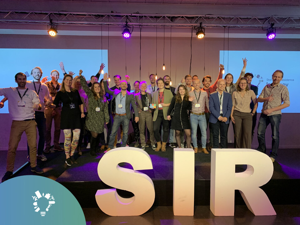 SiRintergov's tweet photo. HAPPY VIBES! 

We zitten er nog een beetje vol van. De SiR Intergov Community day was een succes! We hebben genoten van de pitches van de 14 startups. 
Wil je alles terug zien? Mail naar startupinresidence@ezk.nl en we sturen je de link.

#sirintergov #impactcity #impactfest https://t.co/2lrGgMgX33