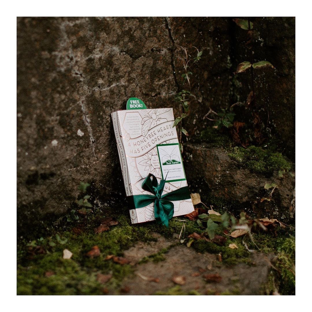 the_bookfairies's tweet image. Yes.. #EmmaWatson has launched #COPBookFairies! Book fairies around the UK this weekend will be sharing hundreds of incredible books related to climate change, activism and caring for our planet! #COP26 

#IBelieveInBookFairies