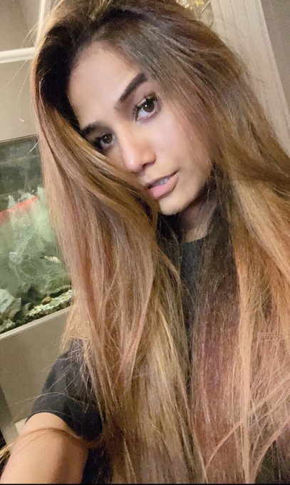 Sometimes it is good to loose weight in Diwali (; https://t.co/a1NI8Z60Kq<a href="/tag/poonampandeyselfie"class="tags"><span>#poonampandeyselfie</span></a>