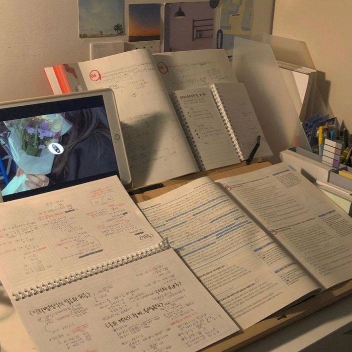 scarletstudies's tweet photo. Study time💚💚 
#studytwt  #studytwtph  #studygroup  #studygram #studyinspo  #studyacc https://t.co/w6S31Zr4D8