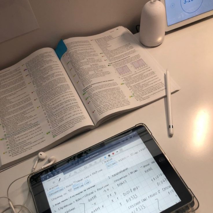 scarletstudies's tweet photo. Study time💚💚 
#studytwt  #studytwtph  #studygroup  #studygram #studyinspo  #studyacc https://t.co/w6S31Zr4D8