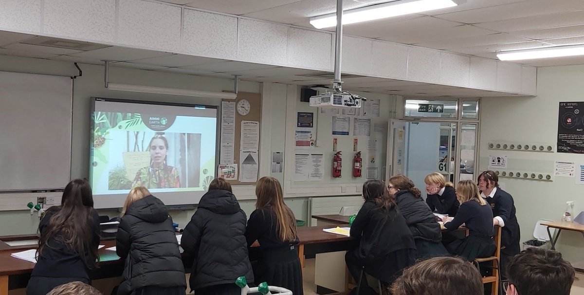 Physics_2XL's tweet photo. Year 10 pupils attending the big global lesson for climate and Earth from Stanwell School! #COP26 #aimhiearth https://t.co/VL2t7JajLo