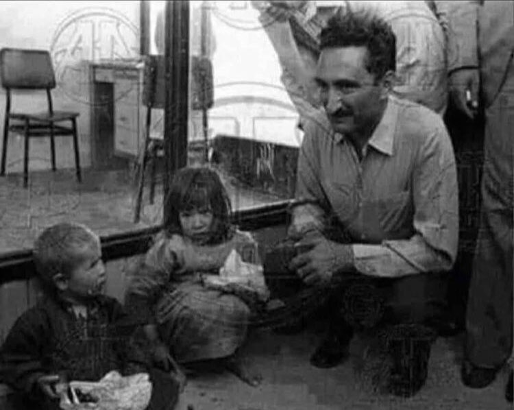 ATATÜRK’ten sonra mal varlığını devlete bağışlayan tek türk lideri Bülent ECEVİT’tir..🤲
Saygı ve Rahmetle🍂
#ATATÜRK
#BülentEcevit 
#cuma