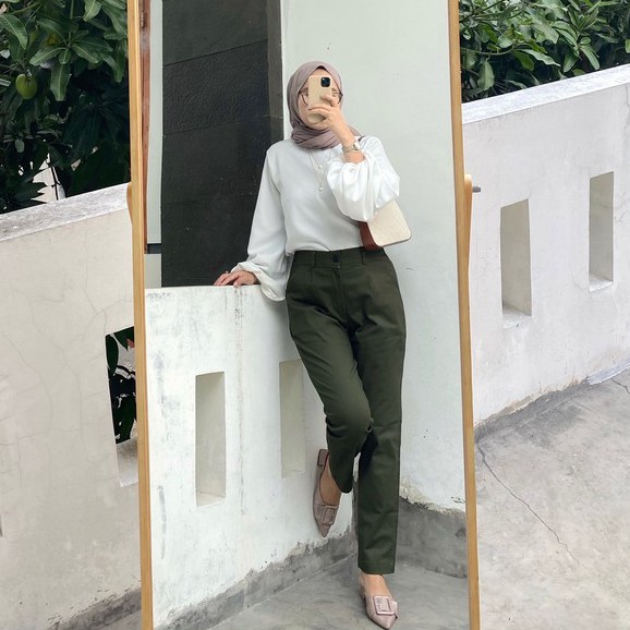 Rekomendasi Aneka Celana Basic Wanita ✨

🌻 A Thread 🌻