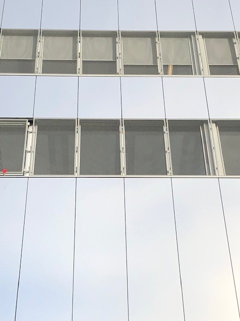 coilaloxide's tweet photo. The project Centrale Supélec in Gif-sur-Yvette, France, has been cladded with our X-Wall Brite Natural 15 microns product in 2016. Metal substrate coming from AMAG Austria Metall
Pictures have been taken on October 26th 2021.

#anodizing #architectureanddesign https://t.co/b7PQ1ihexQ