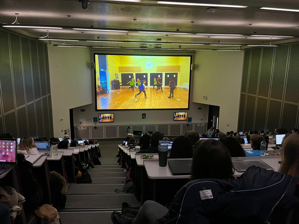 This morning @QuinnyPaul1 is guest lecturing at @ManMetUni working with the huge Primary PGCE cohort to Power Up their PE! ⚡️ We continue to work with Universities & SCITTs across the country sharing our messages around high quality PE! beyondthephysical.co.uk/teacher-traini…