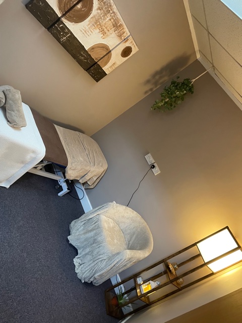CovMS's tweet photo. Mercia MS Therapy Centre were awarded a £1000 grant from @BandQ @nbrly to refurbish our Therapy Room! We have had the walls plastered, painted and added  some relaxing features for our members! Thank you! #ms #charity #coventry https://t.co/ASzDZVCmV1
