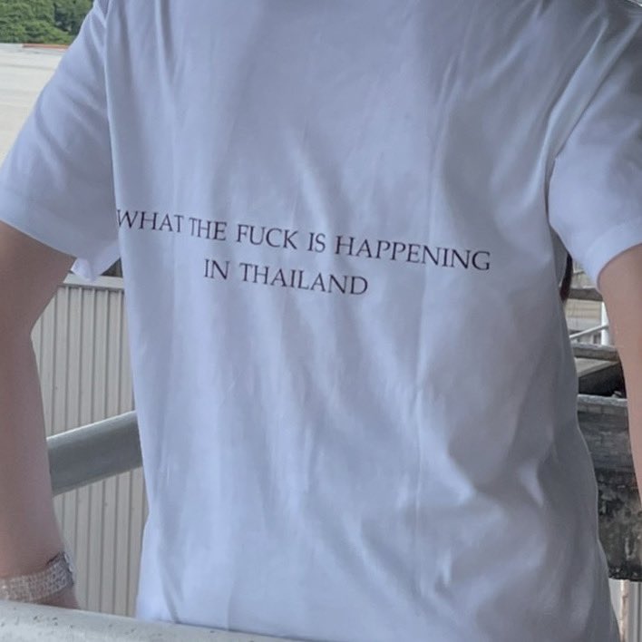 thelord_thelord's tweet photo. สุ่มเเจกเสื้อรุ่น What the fuck is happening in thailand 2รางวัลค่าสาวว มูลค่า 490 บาท มี3size chest : M 38-40 / L 40-42 / XL 42-44 (ผู้ที่โชคดีเลือกไซส์และสีได้เอง)
กติกา ทำแค่2อย่าง
1. ฟอล+รีทวิตนี้ 
2.ฟอลไอจี 
*ประกาศผู้โชคดีสิ้นเดือนนี้
*รูปนี้เป็นตัวอย่างของหน้าและหลังน้าา https://t.co/kjBfyvvYrV