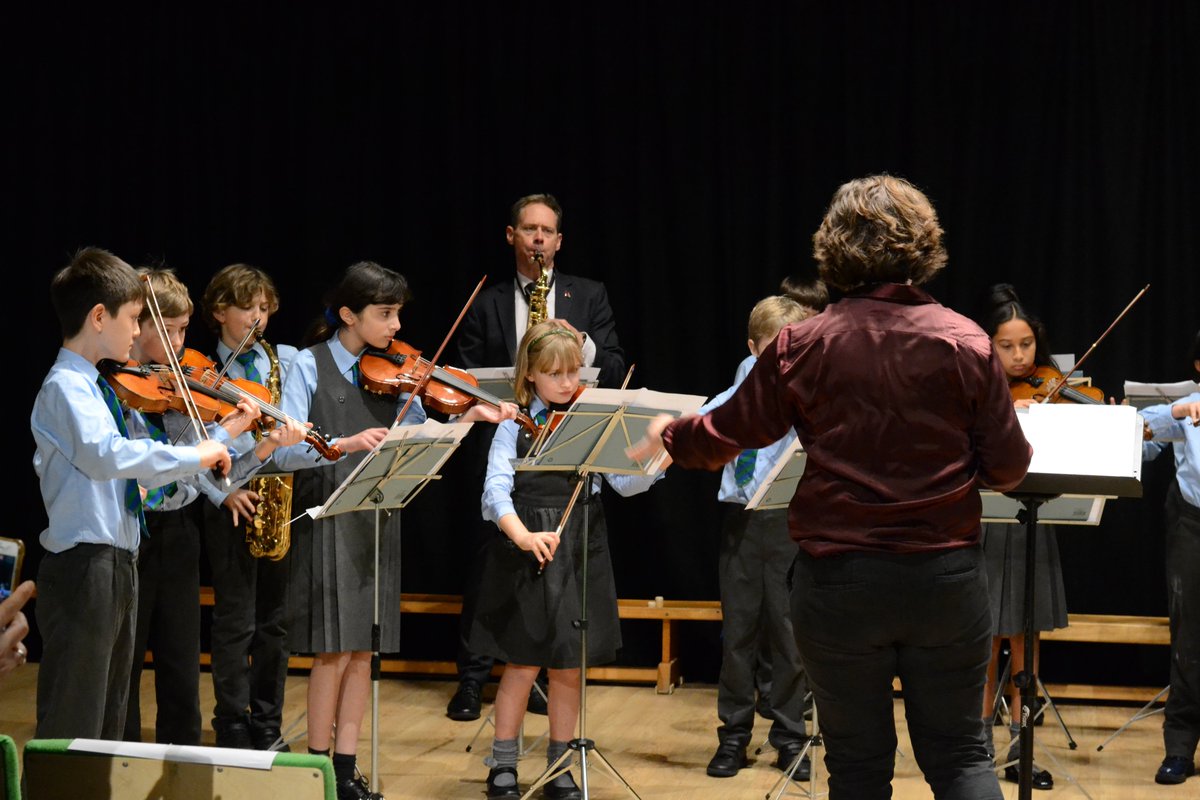 RPPS_Head's tweet photo. An amazing Autumn Concert last night at RPPS - congratulations to all the children who took part. @RPPS_Music #RPPS_creativity https://t.co/iLHubtJz5k