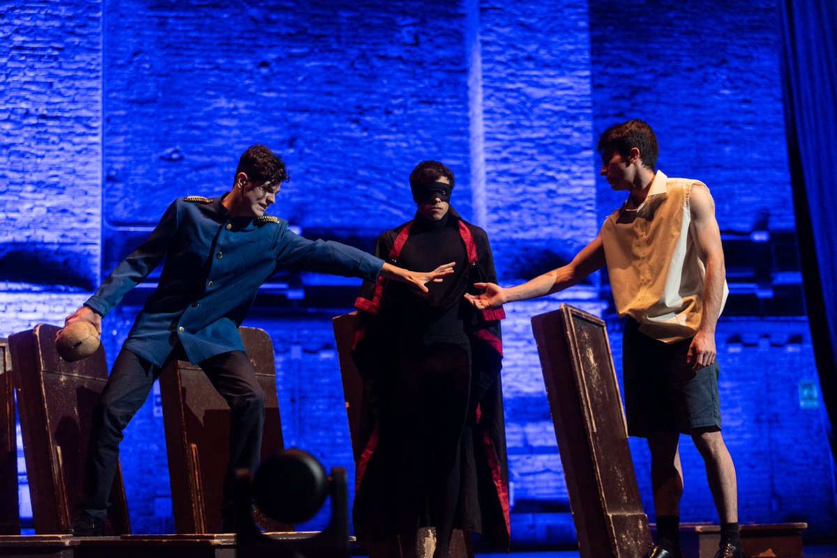 StefanoLuci2's tweet photo. Sono tornati a riempire i teatri ed i miei occhi...Di stupore.
Good awakening fools!
"Risveglio di Primavera" di Frank Wedekind
@PoliteamaPrato @ciurmastorta 

#teatro #risvegliodiprimavera #wedekind #scuola #SquidGame #TeenageDream #Adolescence #theatre https://t.co/bfTrG05pAQ