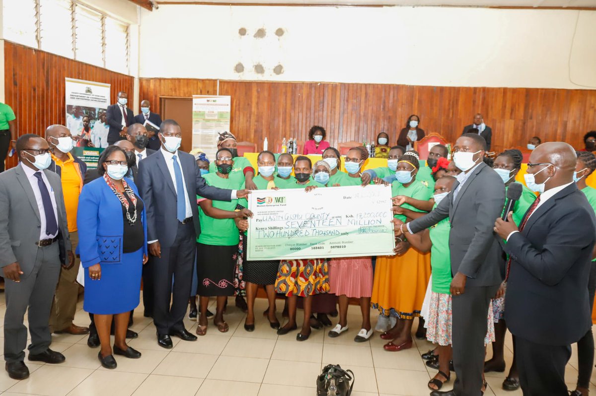 WEF_kenya's tweet photo. 1/3 @UGC_TheChampion Governor H.E. Jackson  Mandago EGH on Thursday, 4th November, 2021 presided over issuance of Ksh17.2 million Cheques from the @WEF_kenya to 65 women groups across the County.
@RUTHRANDA
 
@JUDSHIM
 
@wambokakevo
 
@Rayjaykim2
 
@AMwadimee https://t.co/NBjWqhH9Bx