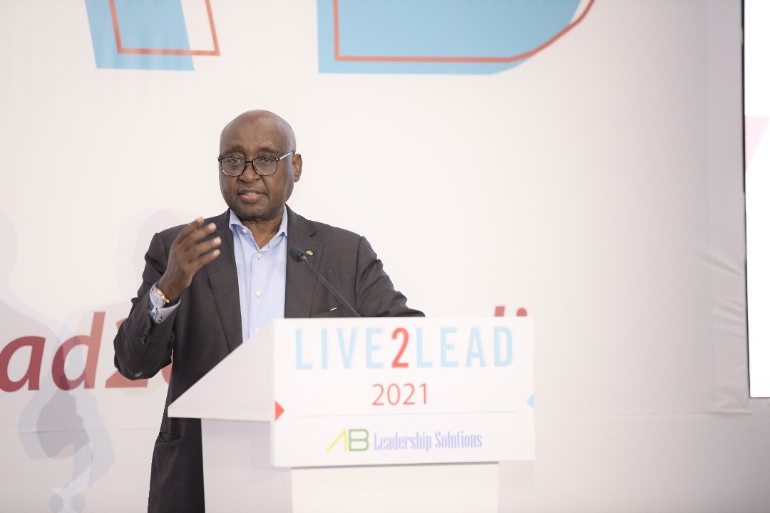 Leadership_SOLN's tweet photo. The characters of a leader according to Dr Kaberuka:
1) Confidence. The ability to believe in yourself and the goals that you have set as a leader 
2) Humility. The constant self evaluation to ask yourself  "How can i get better?" #RestlessExcellence #Live2Lead2021Kigali https://t.co/uS6b33sCFV