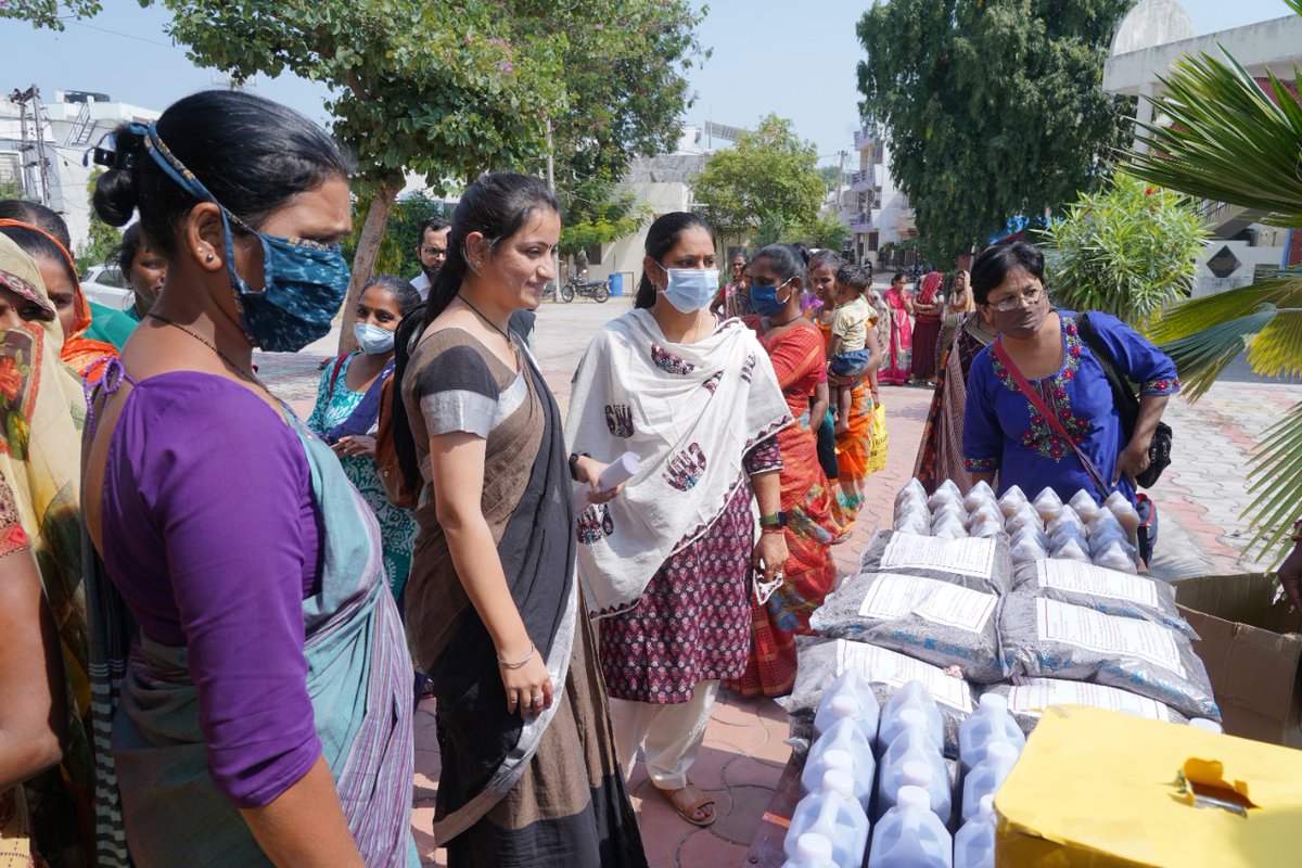 Cotton_Connect's tweet photo. Images from our first ever Annual Women’s Convention for CottonConnect farmers in Gujarat, India, with product exhibitions and shared experiences of new sustainable practices. #cottonconnect #womenempowerment #sustainable https://t.co/1QiktYuXMK