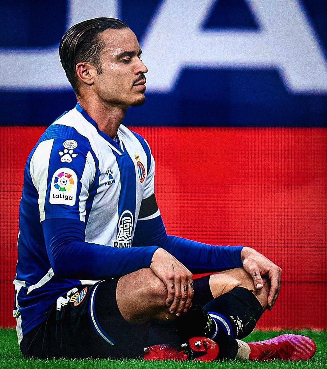 Gonzademarto's tweet image. 😡 SE CONFIRMA LA BROMA

❌🇪🇸 Luis Enrique no se lleva a RDT, el MÁXIMO GOLEADOR NACIONAL de La Liga. 

Está claro que la única forma para no enfadarse es meditar, @RaulDeTomas9