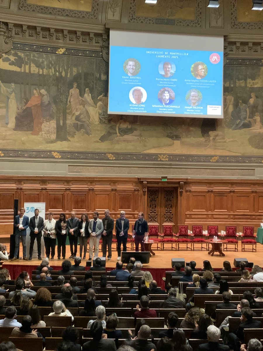umontpellier's tweet photo. #Recherche🏅| Les 6 chercheurs et enseignants-chercheurs @umontpellier lauréats la promotion 2021 de l’Institut Universitaire de France reçoivent leur médaille @InstUnivFr à @Sorbonne_Univ_. Encore bravo  @afiston @XavierBantreil @jeromelong_um @SJPuechmaille @salmonjsph PH Fabre https://t.co/STJoZq46UZ