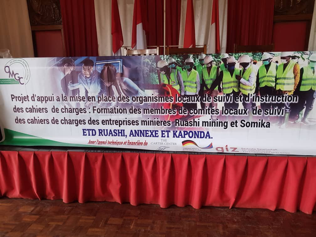 CongoMines's tweet photo. #RDC_Mines_RSE:Lancement de la formation des membres des comités locaux de suivi de l’exécution des cahiers des charges des entreprises minières #RuashiMining et #SOMIKA dans le H-Katanga. Formation facilitée par #OMGC avec appui technique et financier du @CarterCenter et de #GIZ https://t.co/psCifpLSDJ