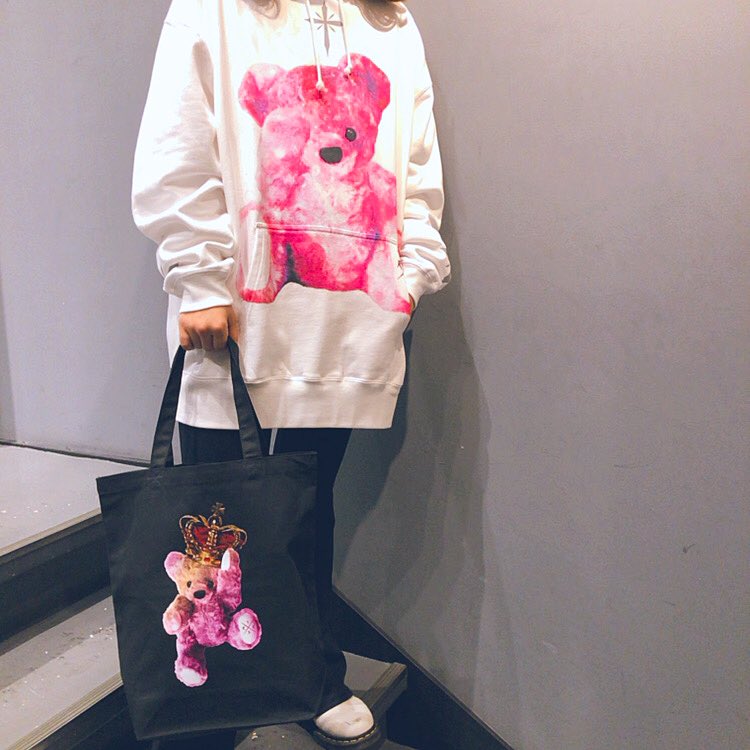 MAGICCINQ's tweet photo. いよいよ明日!!
【TRAVAS TOKYO】×【MAGIC CINQ】
新宿MAGIC CINQにて
TRAVAS TOKYOのPOP UP イベントを開催!
期間中にTRAVAS TOKYOを含む税抜き20,000円以上
ご購入のお客様に
ここでしか手に入らないオリジナルバッグをプレゼント!
#TRAVASTOKYO
#トラバストーキョー
#トラバス
#magiccinq https://t.co/KdiawxCot8