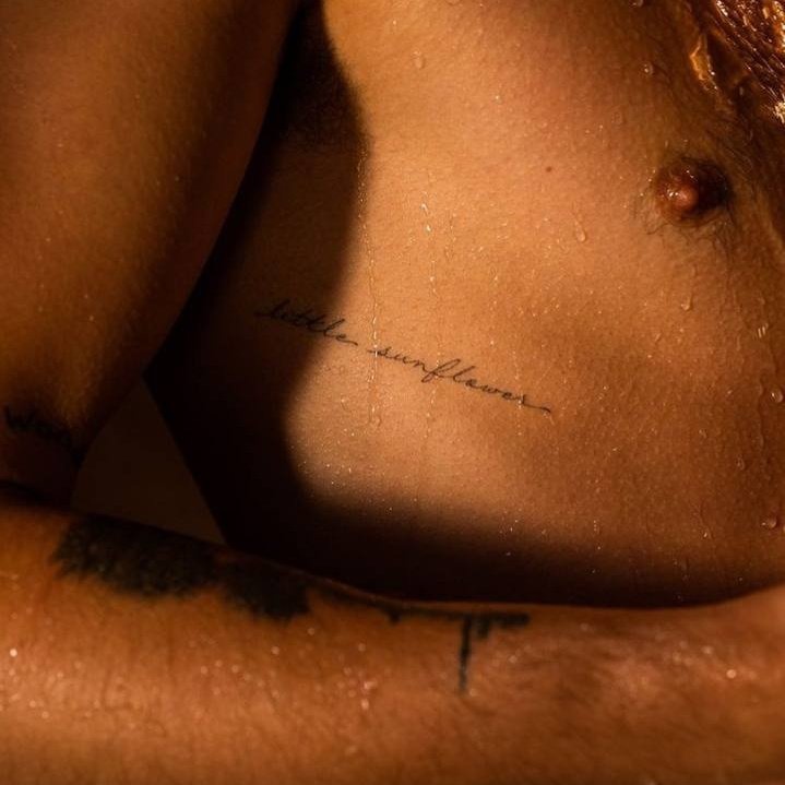 RAULFEATURES's tweet photo. shawn mendes tattoos on display is my favorite genre https://t.co/7d02AR1YYn