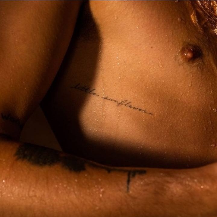 RAULFEATURES's tweet photo. shawn mendes tattoos on display is my favorite genre https://t.co/7d02AR1YYn