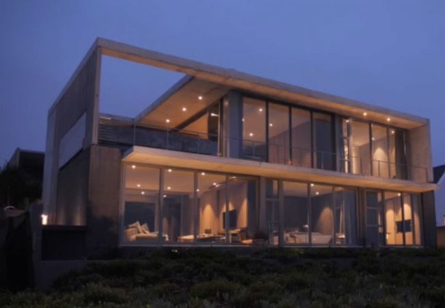 wcoast's tweet photo. RT @savenuescom: This #BathWithAView awaits you in this setting at The Olive Tree Villa, a luxury holiday home in #Yzerfontein, perfect for families or friends looking to holiday or weekend together on the West Coast. Stunning views can be enjoyed from e… https://t.co/W3m4DSfEz5
