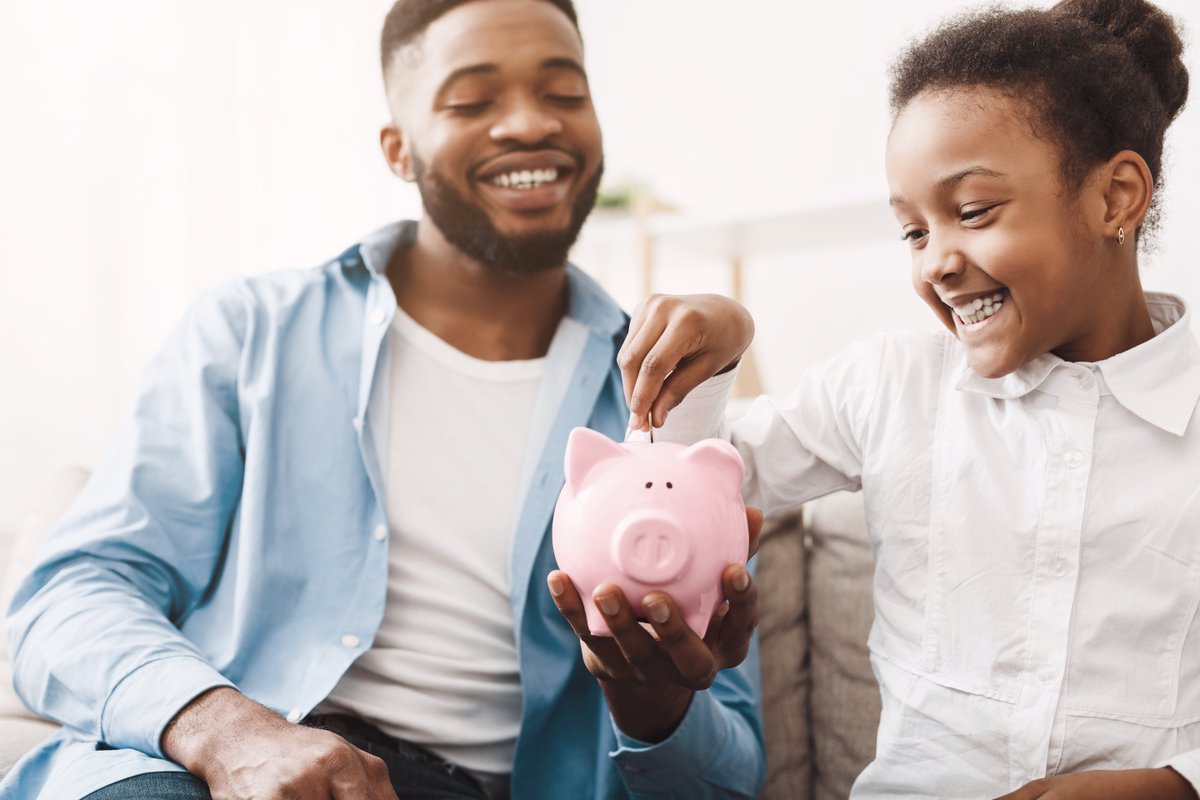 Need ideas for how to talk about money with your children? #TalkMoney Week starts on the 8th of November.  Our guide on talking about money can help: moneyhelper.org.uk/en/family-and-…