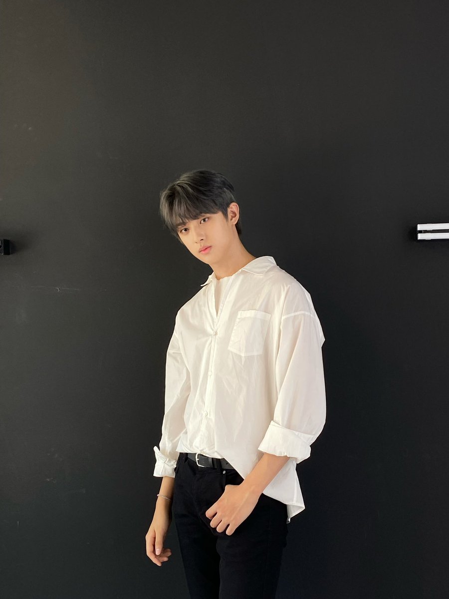 m1nkyu's tweet photo. 서지한 얼굴 개짱이다. https://t.co/MJs8JmAnkm