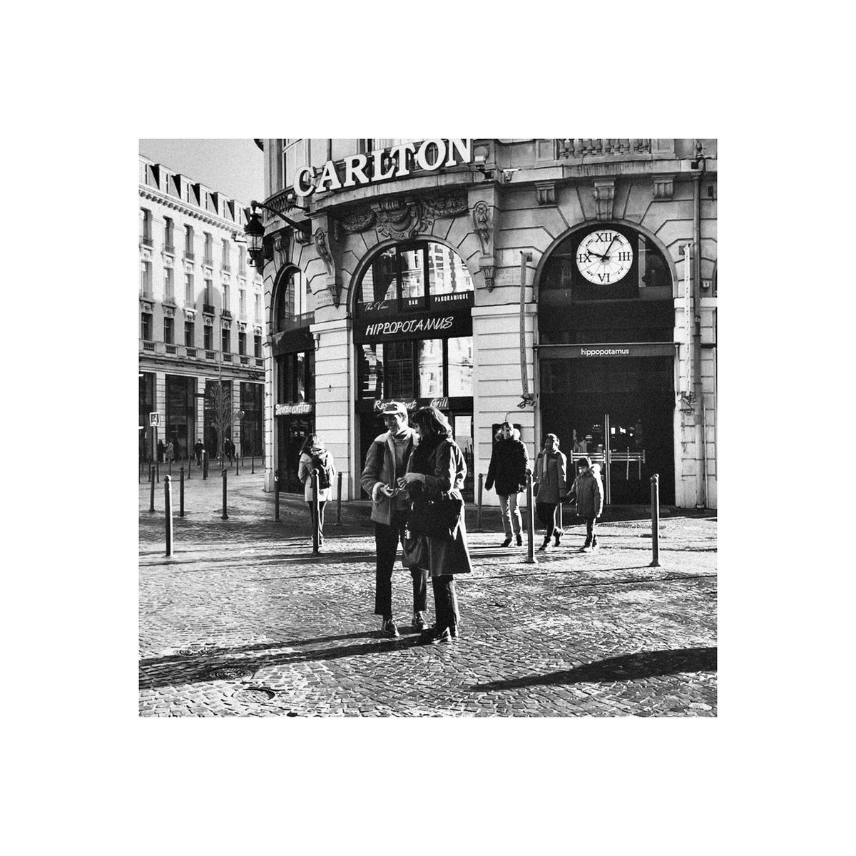 ThomasGrember's tweet image. /Strangers dancing in the light/