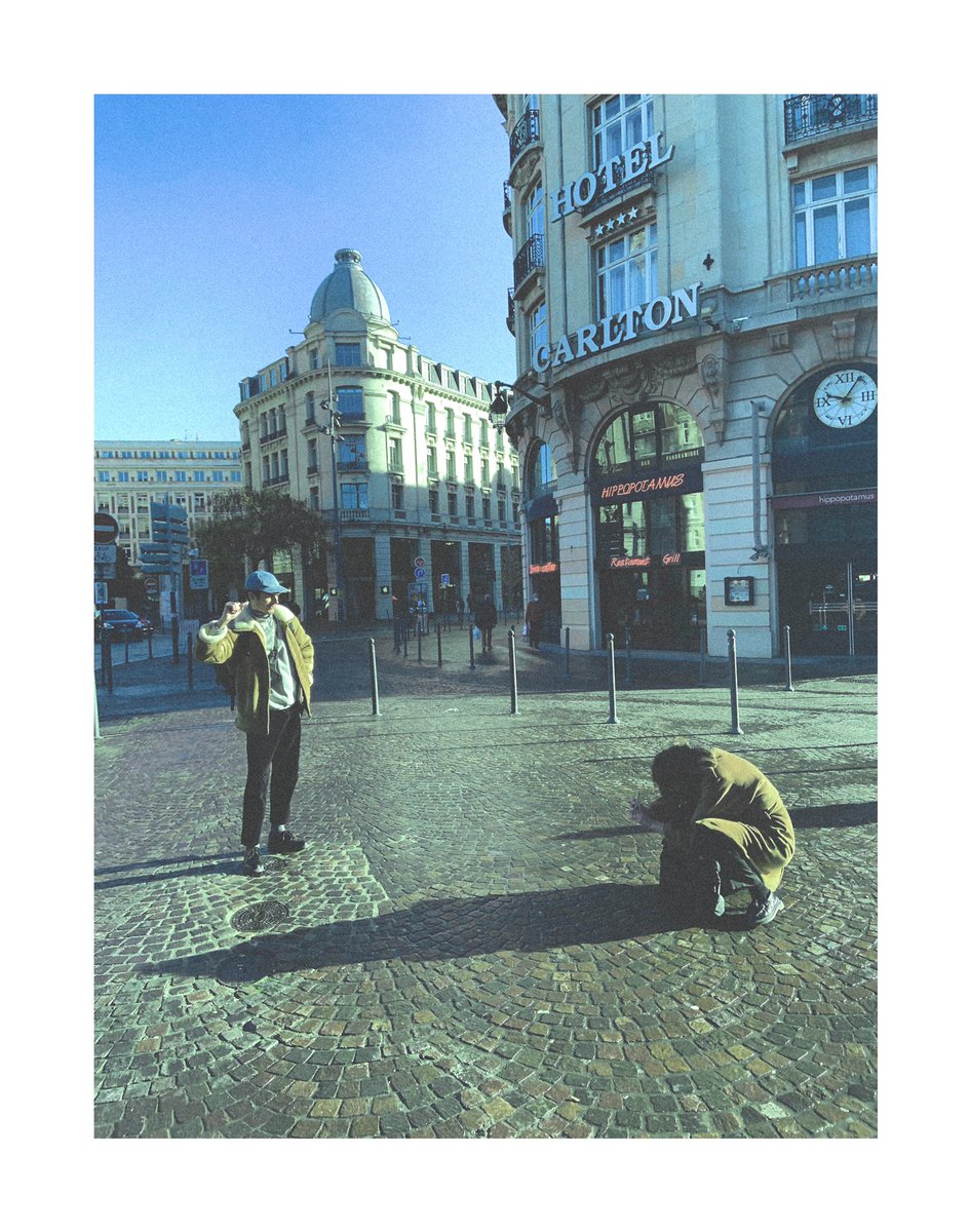 ThomasGrember's tweet image. /Strangers dancing in the light/