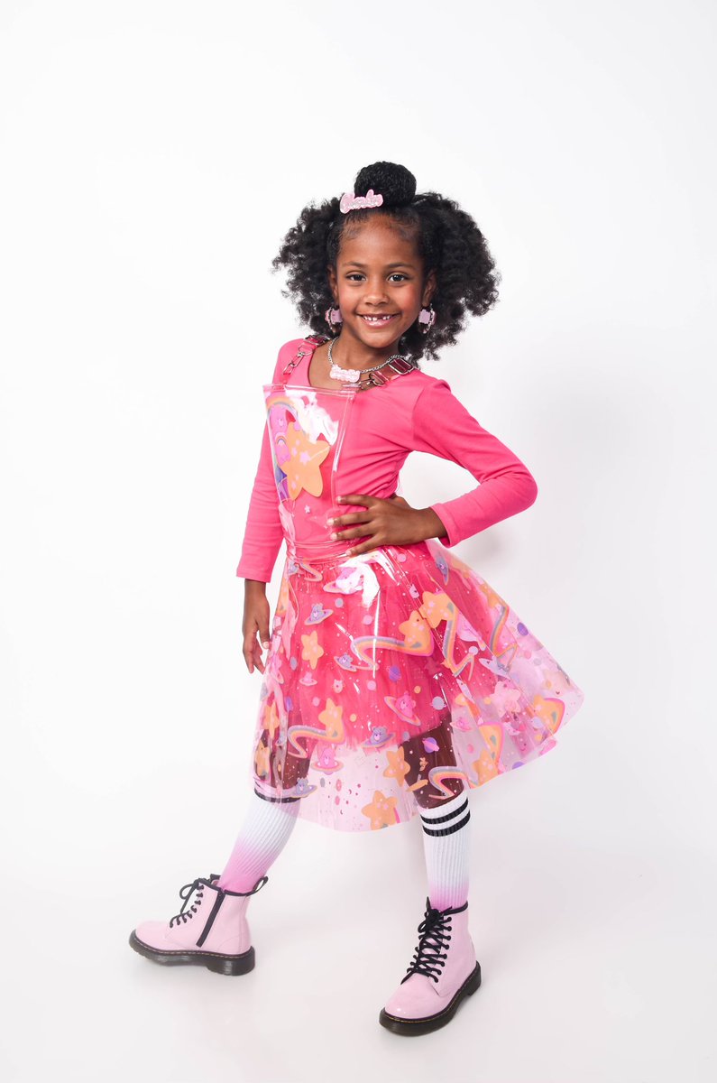 Chloe B. Jones tweet media