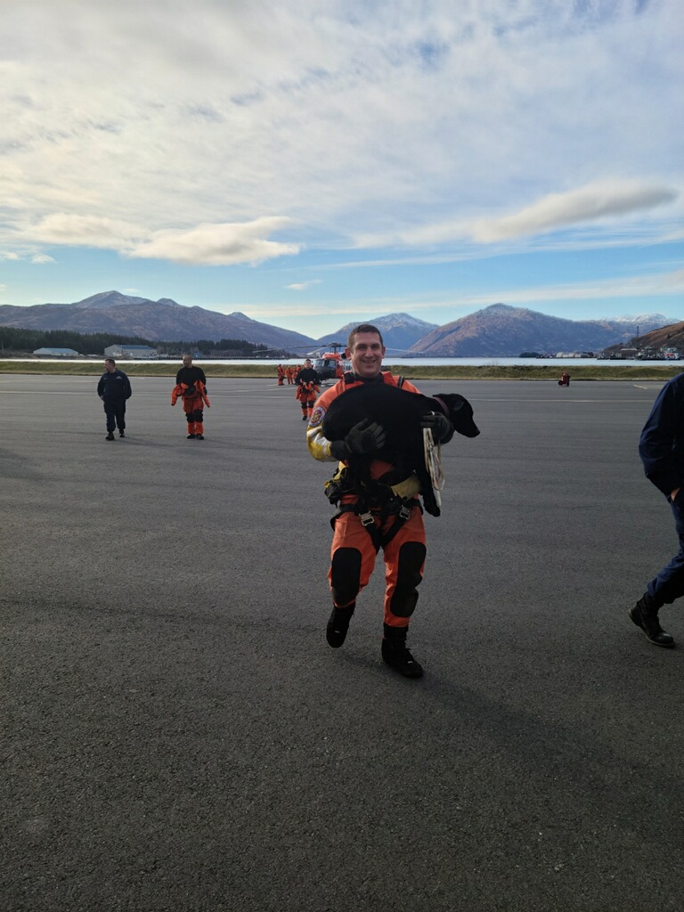 U.S. Coast Guard tweet media