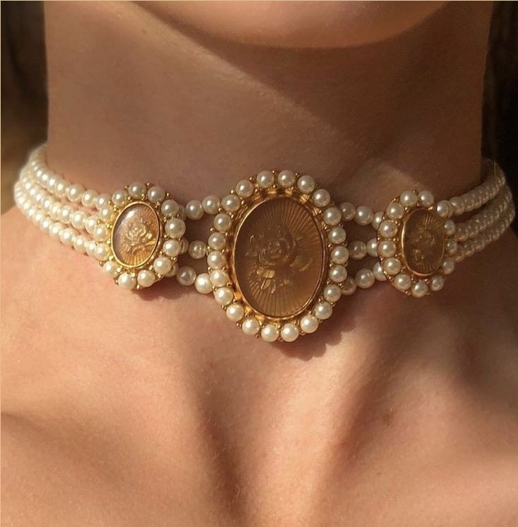 art'emis ✶ tweet media