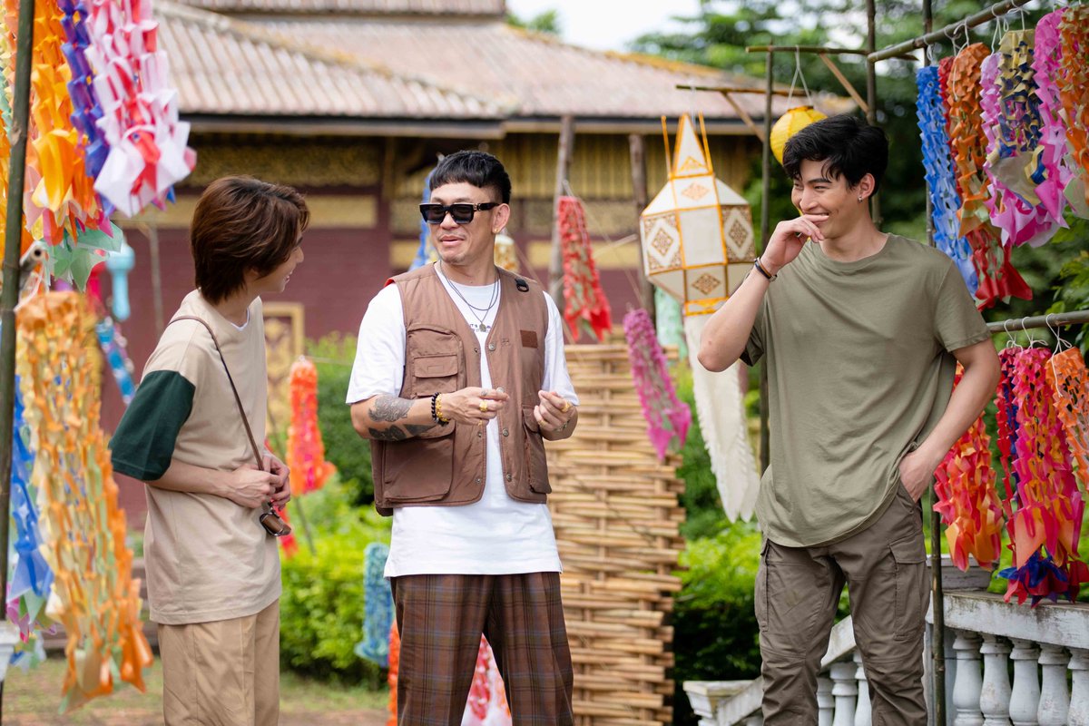 Moontiisz's tweet photo. สามคนเป็นธรรมชาติแบบลงตัวมากๆ ปู่จ๋านเป็นพี่ใหญ่ที่ให้เกียรติน้องๆทั้งสองคนมาก ฝากผลงานเพลงยืนหนึ่งเพลงนี้ด้วยนะค้าบบบบ #FreeFireยืนหนึ่ง 
รบชม MV ตัวเต็มได้แล้วที่ :
https://t.co/FpzBrxCyKq https://t.co/nWigSpHOoO