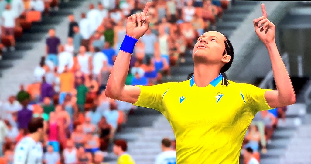 𝕄𝕖𝕟𝕖𝕫 tweet media