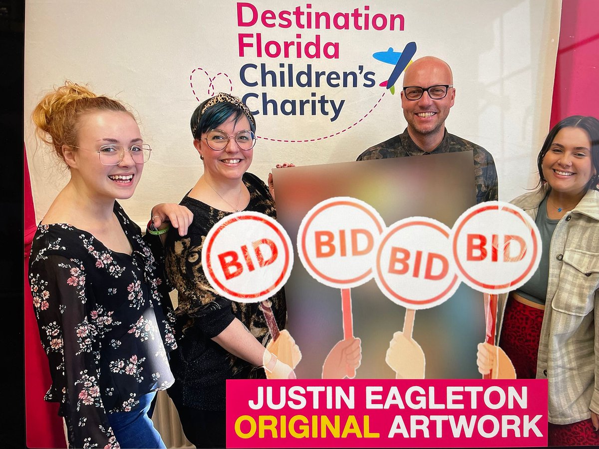 destflorida's tweet photo. We had the pleasure of being visited by artist @JustinEagleton, as he brought in a bespoke original for our Comeback Ball, a rare event for Justin!
Get your bids in tomorrow at @LifeatMere to get your hands on this exclusive piece of art. #justineagleton #manchestereveningnews https://t.co/YqzNrAUqa2