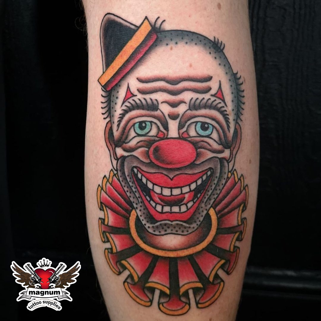MagnumTattoo's tweet photo. Cool clown tattoo from Danny Taylor done with #magnumtattoosupplies ๐คก
.
.
#tradworkers #oldworkers #traditionaltattoo #traditionalartist #tradtattoo #traditional_tattoo #tradtats #traditionalink #tradwork
https://t.co/HTWLJQY3YS https://t.co/J6y845Uko7