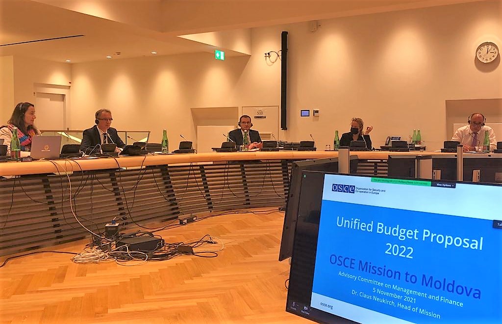 PLinOSCE's tweet photo. An important step on our common goal to adopt @OSCE budget #UB2022: #ACMF chaired by 🇵🇱 completed presentations of budget proposals by Fund Managers✅
We thank participating States for their active approach. Time to prepare Chair's first proposal and continue working together📑 https://t.co/9K3mZygqDN