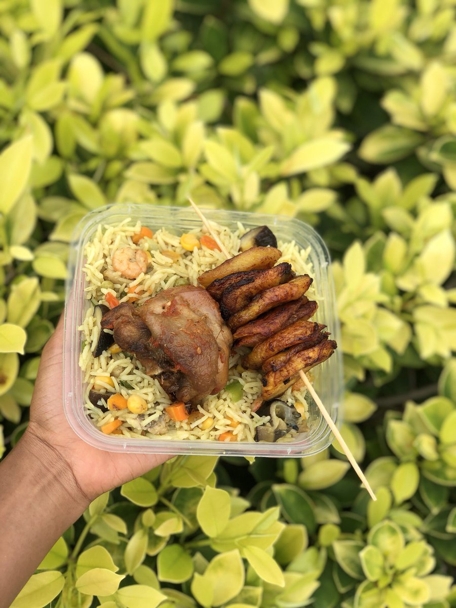 PazztaPalace's tweet photo. Seafood fried rice, plantain and chicken available for lunch today 2500 for a plate 
We deliver anywhere within akure🏍
#akurefoodvendor #pazztapalace https://t.co/iTMkY9Ztby