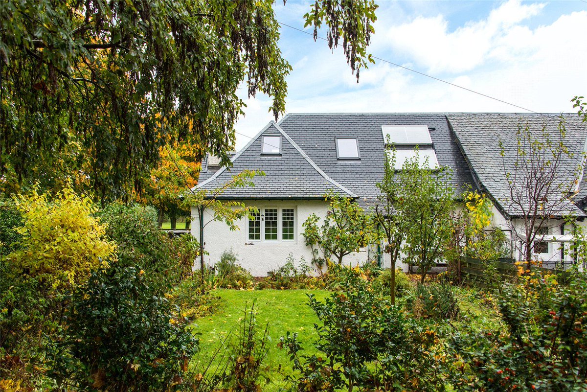 Galbraith_Group's tweet photo. Properties Of The Week | It's nearly the weekend, which means it's time for #PropertiesOfTheWeek and we've got a few gems to showcase 💎
Up first it's the charming 𝗡𝗼 𝟭 𝗧𝗵𝗲 𝗔𝘃𝗲𝗻𝘂𝗲 a terraced cottage in Philipstoun 👇
https://t.co/p1bOF8GU7b
#Galbraith https://t.co/OjEquj7Uby