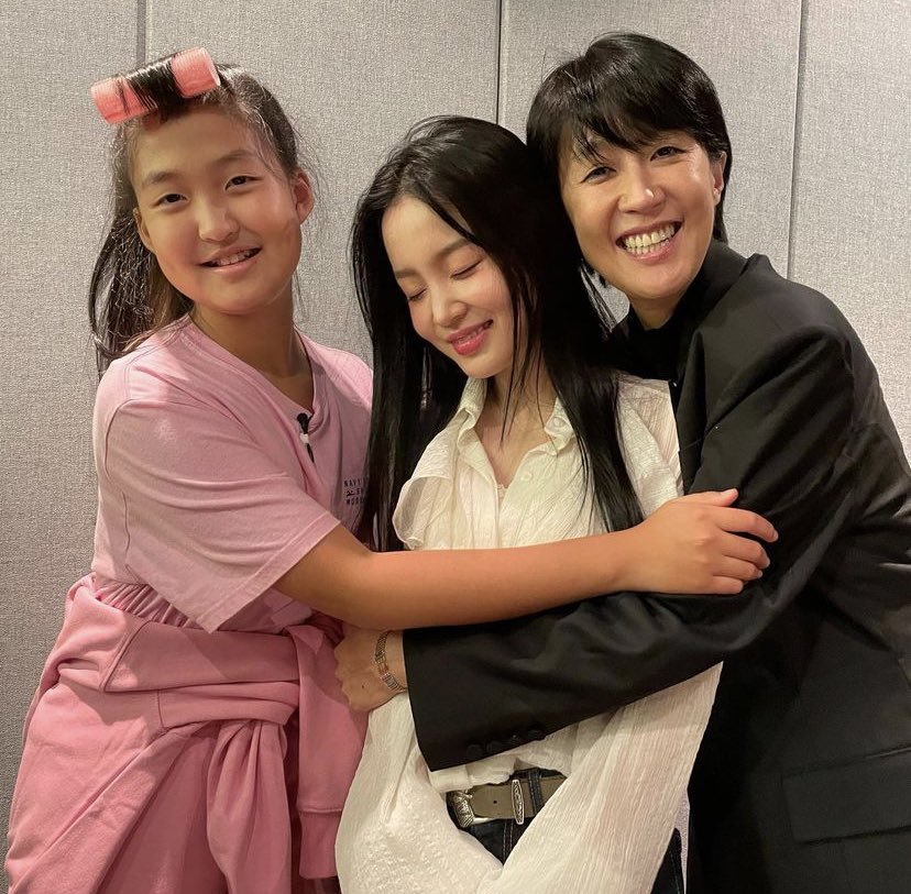 Hayiest's tweet photo. ㅤㅤ ㅤㅤㅤㅤ
It's really a great opportunity to meet these two in person. Actually, I even watch all of their live shows, I am such a fan. 💘 https://t.co/kYhSUaGKU4