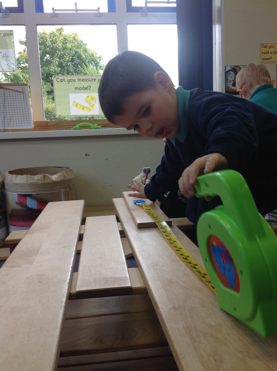 HaslingdenHill1's tweet photo. "Block play provides opportunities to observe children, giving glimpses into their thinking. We can almost hear a child's thoughts as we watch. Children use the language of blocks to communicate ideas, building foundations for future forms of self-expression."Community Playthings https://t.co/cfmNRLw6QG