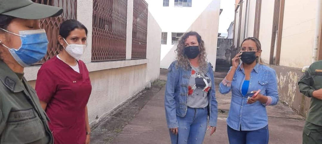 Gracias maestras y maestros por el compromiso y la dedicación que han demostrado en este nuevo reencuentro a clases presenciales del año escolar 2021-2022 
#BienvenidosALaFilven2021
<a href="/MPPEDUCACION/">MPPEDUCACION</a>
<a href="/_LaAvanzadora/">Yelitze Santaella</a>
<a href="/FreddyBernal/">Freddy Bernal</a>